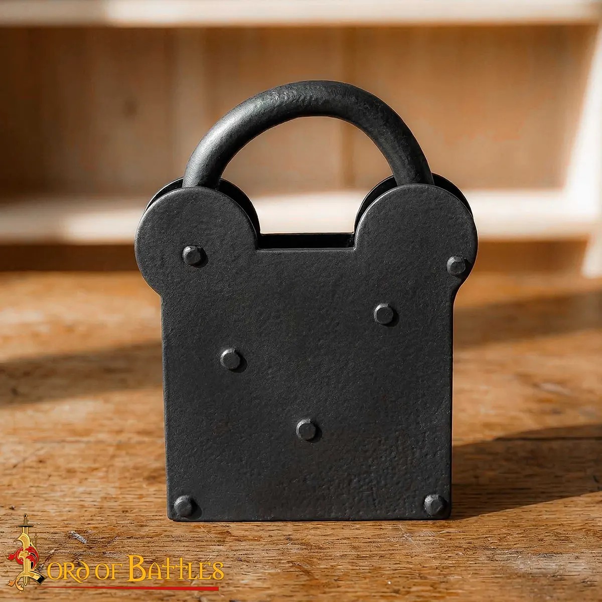 Medici Hand-Forged Iron Padlock with Chainmail Keychain - Image 7